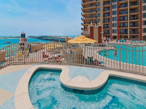 Penthouse Condo in Destin 3-Bedroom- Stunning Bay Views